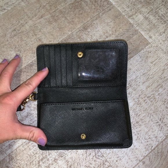 Michael kors wallet - Picture 2 of 2